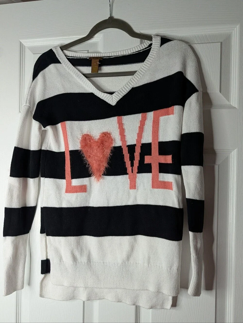 Copper Key Love Heart Striped Sweater Women’s Small Black White V-Neck Fuzzy Hea